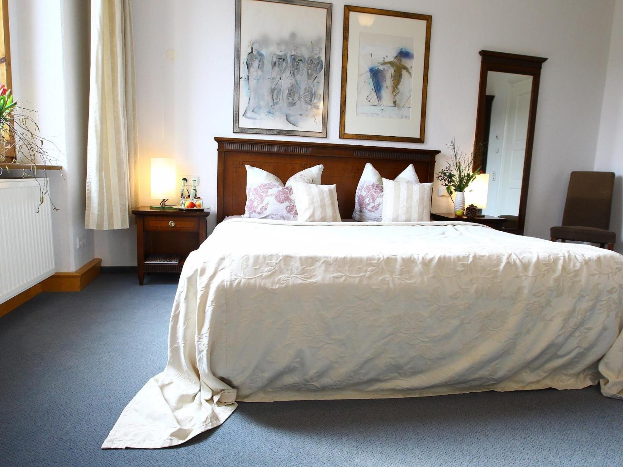 Hotel&Restaurant Schloss Weißenburg Uhlstädt Zimmer foto