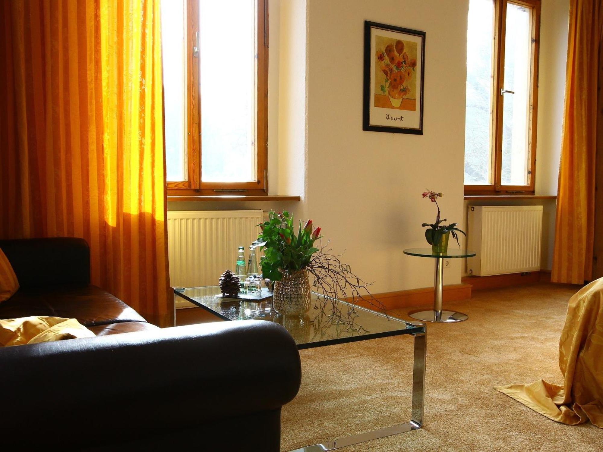 Hotel&Restaurant Schloss Weißenburg Uhlstädt Zimmer foto