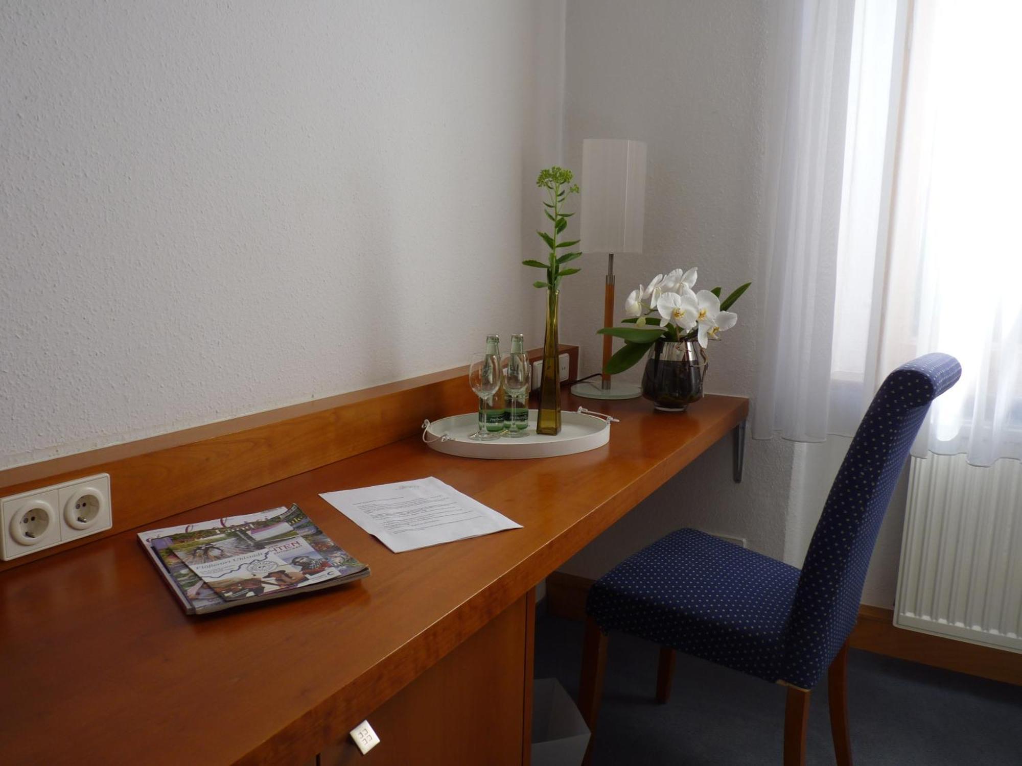 Hotel&Restaurant Schloss Weißenburg Uhlstädt Zimmer foto