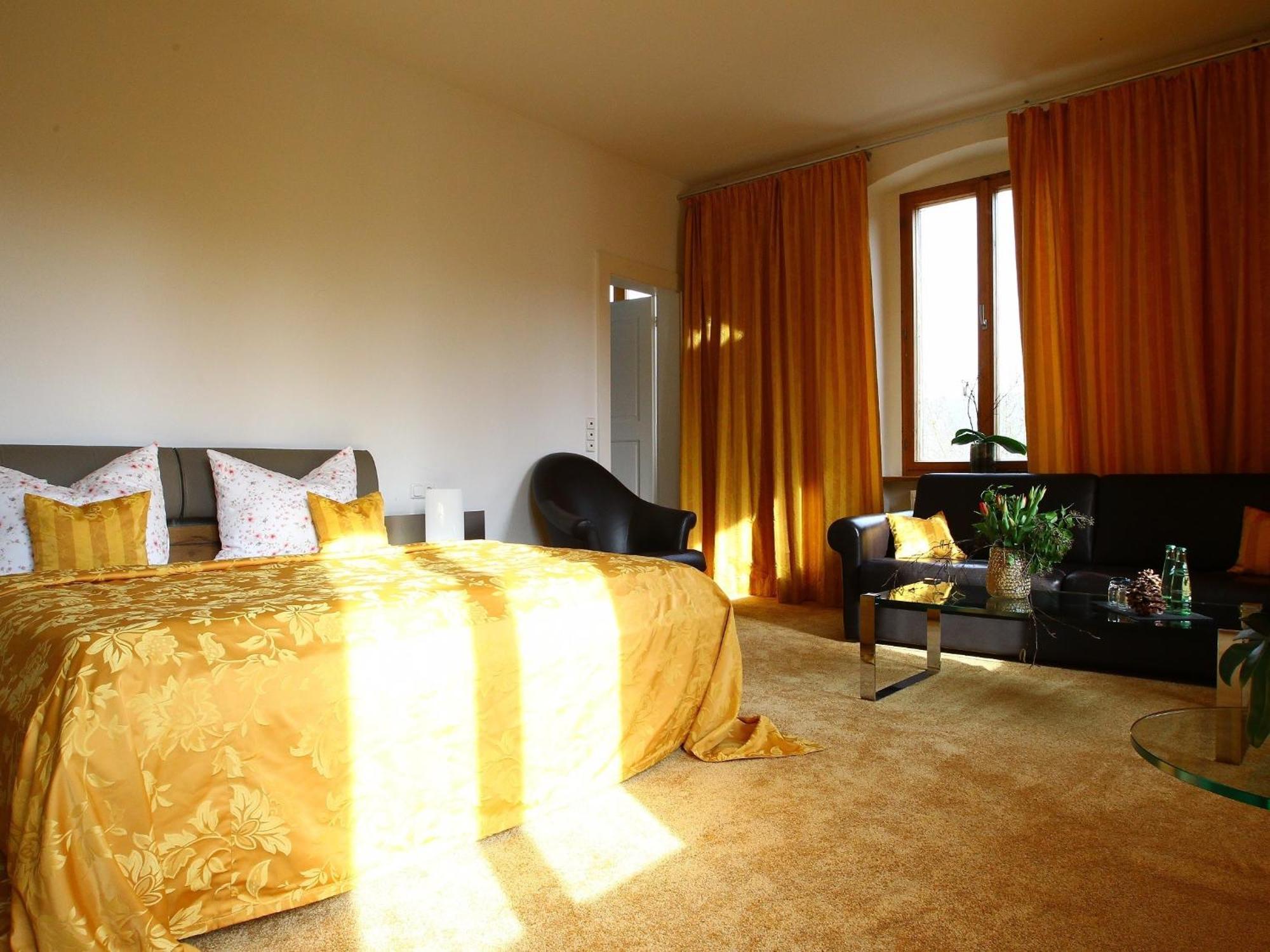Hotel&Restaurant Schloss Weißenburg Uhlstädt Zimmer foto