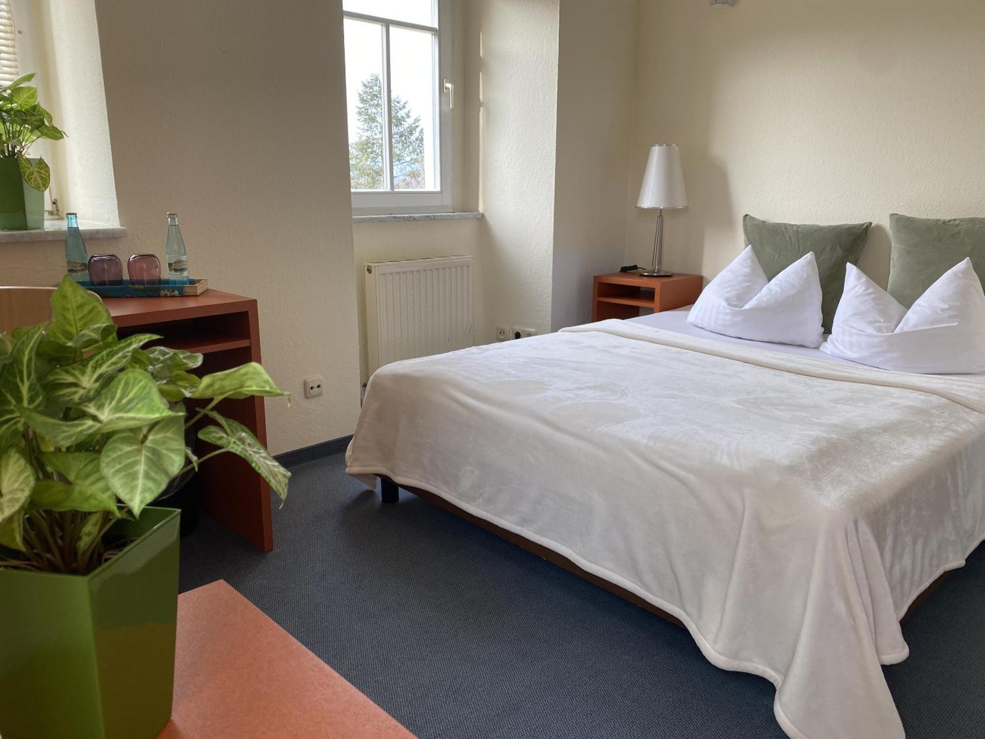 Hotel&Restaurant Schloss Weißenburg Uhlstädt Zimmer foto