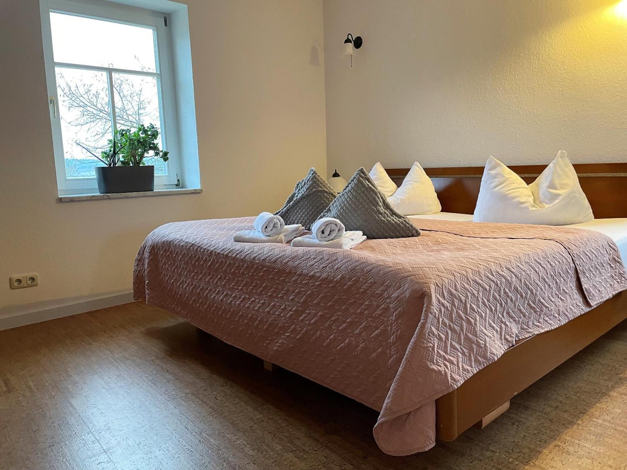 Hotel&Restaurant Schloss Weißenburg Uhlstädt Zimmer foto